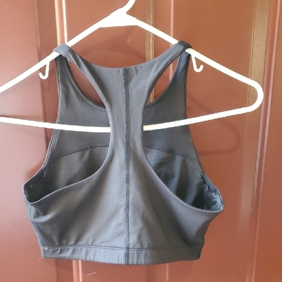 Outdoor Voices Black Sports Bra with Soft Stretchy Fabric and Fitted Bodice - Picture 4 of 5
